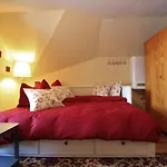 Schwalbennest * 巴德小基希海姆