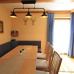 Schwalbennest 木屋 巴德小基希海姆