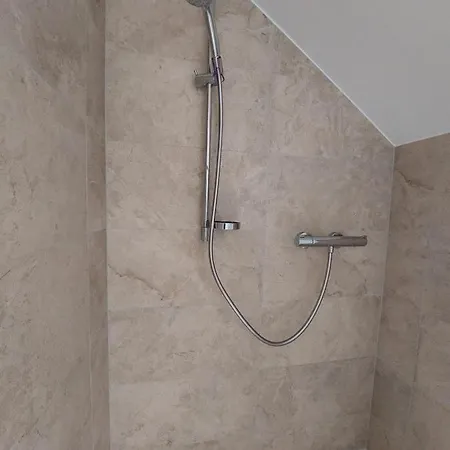 Schwalbennest 샬레